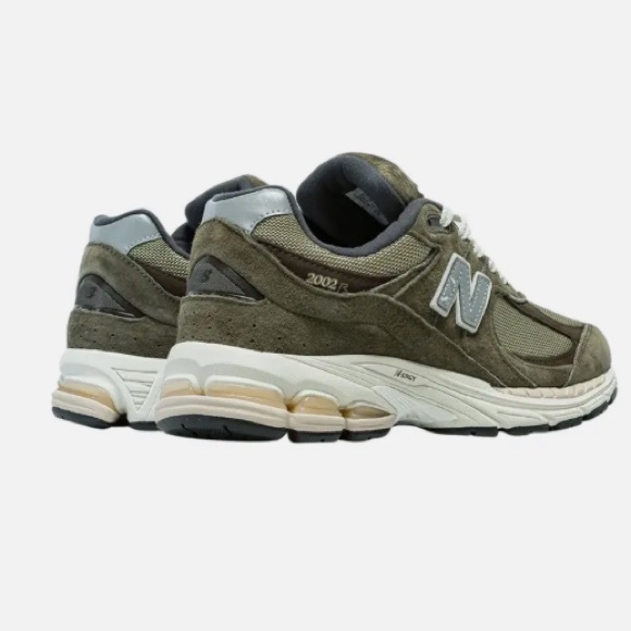 New Balance 2002r in olive brown - Picture 3 of 3